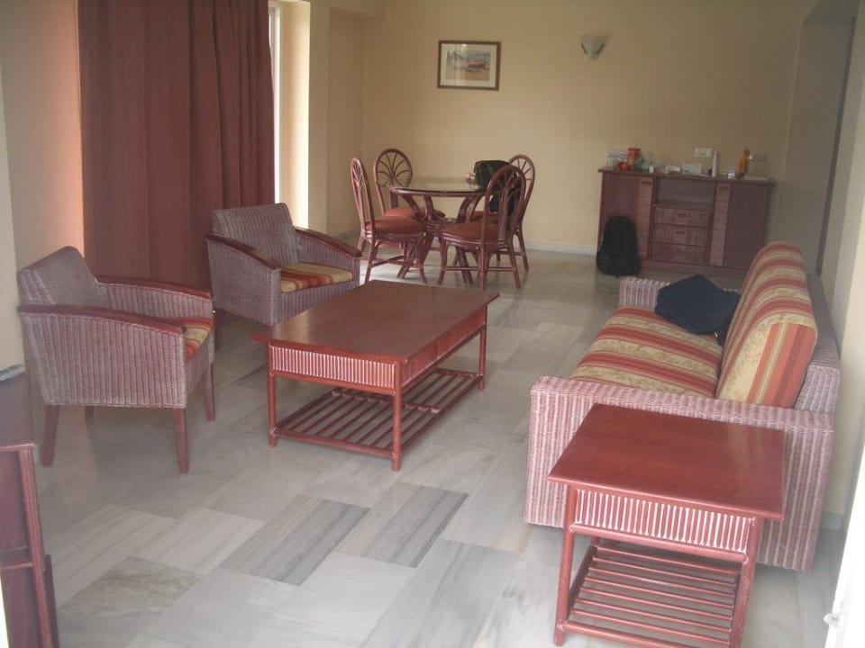 Wohnzimmer Suite HOVIMA La Pinta Beachfront Family Hotel