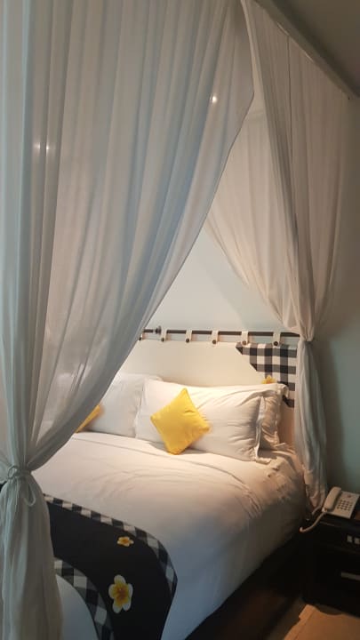 Zimmer Candi Beach Resort and Spa