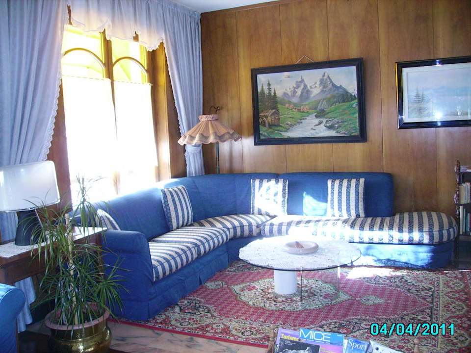 La hall Hotel Elena