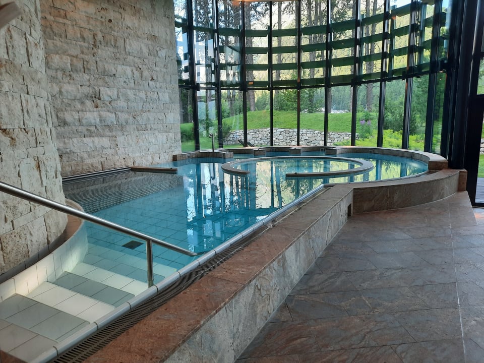 Pool Grand Hotel Kronenhof Pontresina