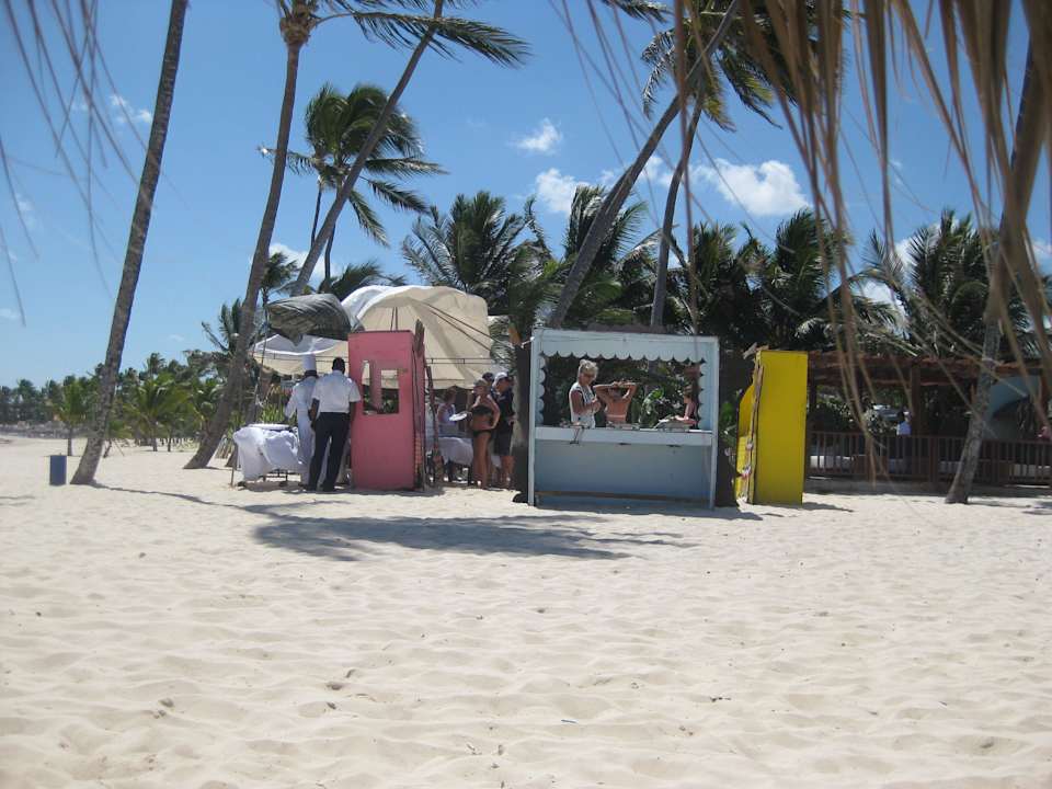 Mittagsgrillen am Strand Punta Cana Princess All Suites Resort & Spa
