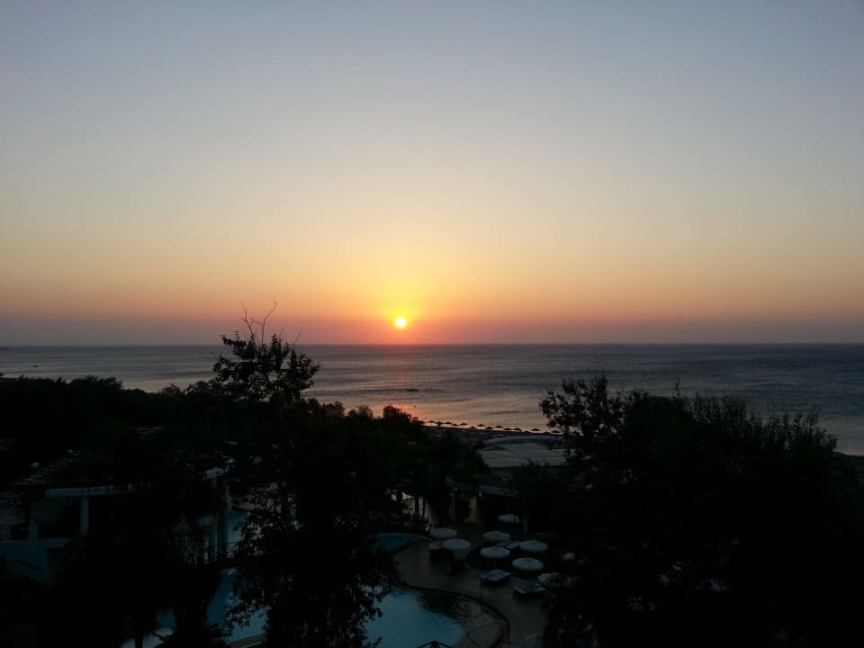 Sonnenaufgang Hotel Calypso Beach