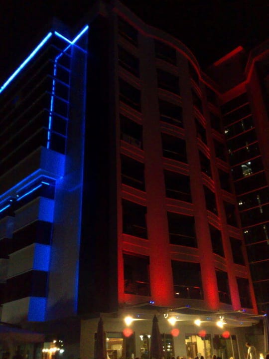 Hotel bei Nacht Hotel Grand Zaman Garden