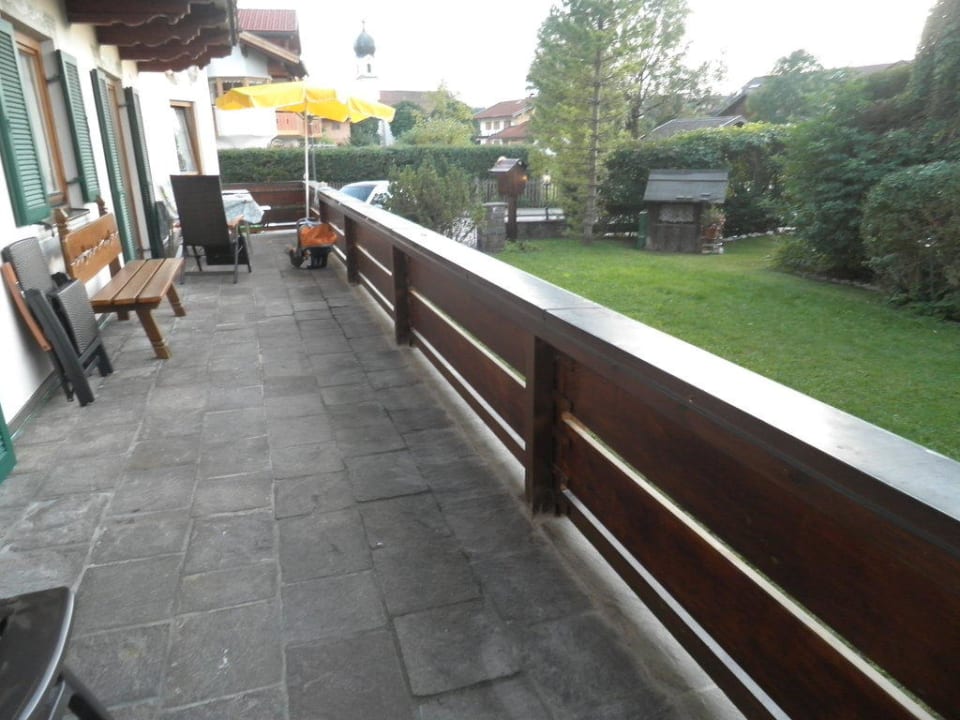 Balkon und Liegewiese! Ferienwohnungen Ferienglück