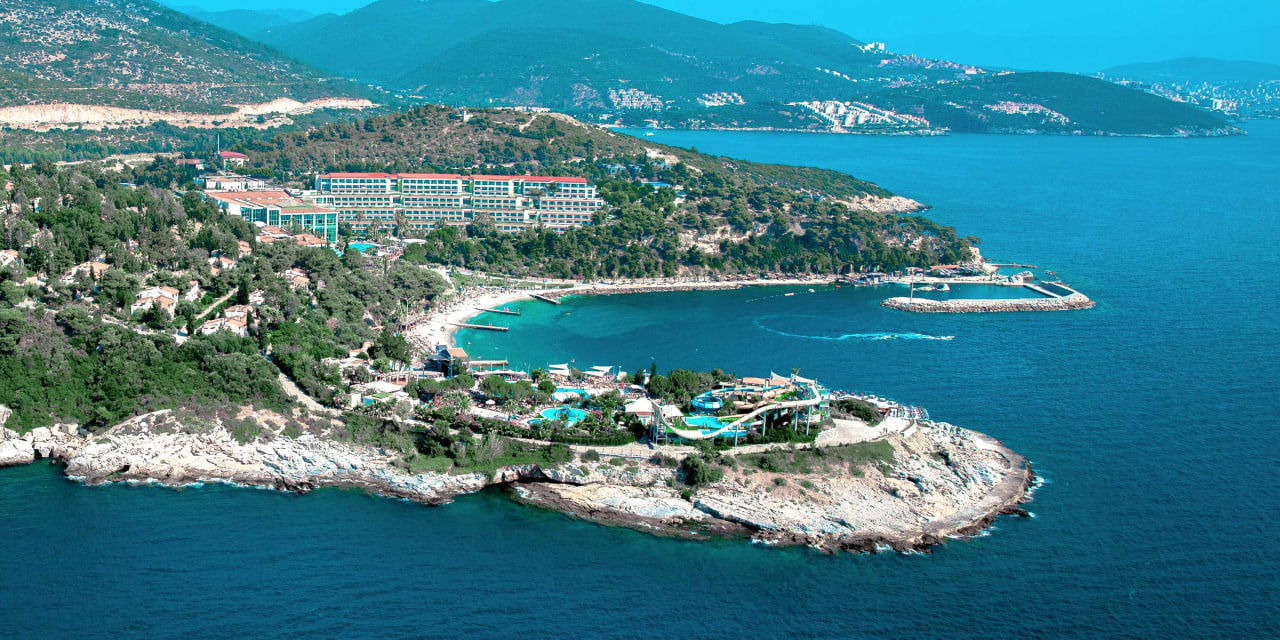 Außenansicht Hotel Pine Bay Holiday Resort