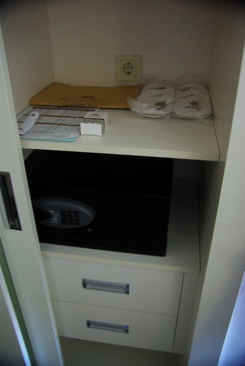 Zimmer Well Palace Side