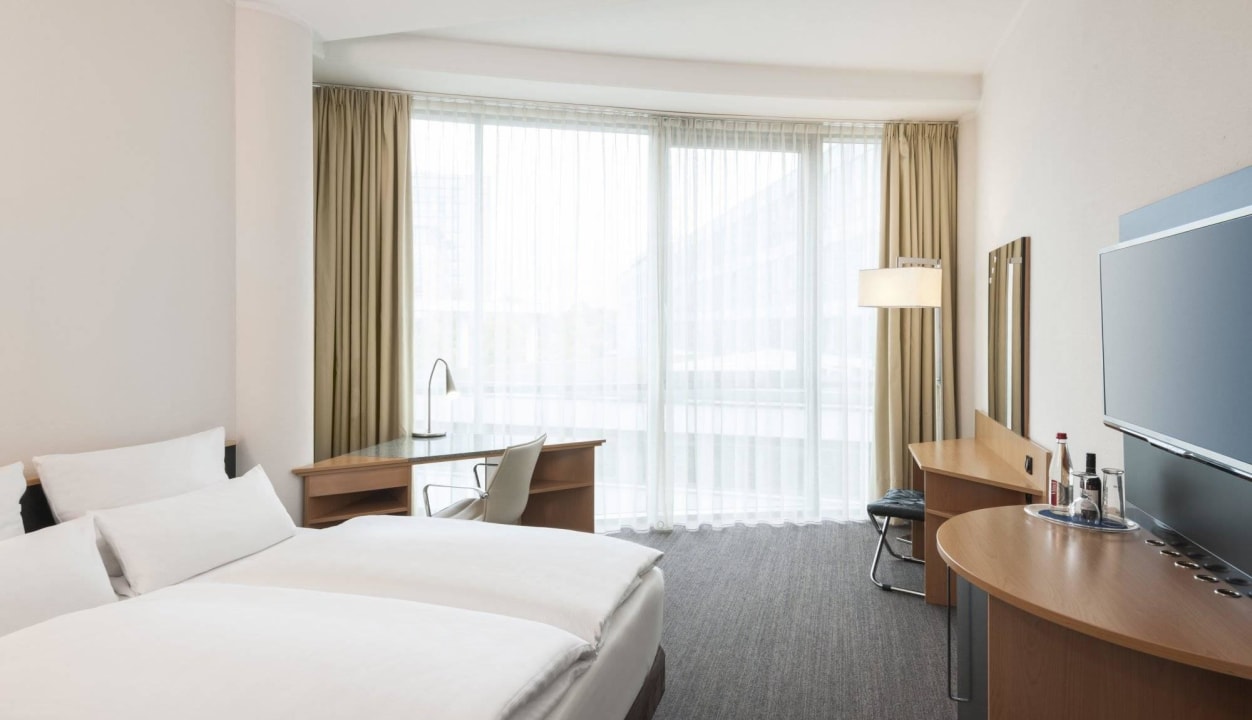 Standard Room Hotel NH Düsseldorf City