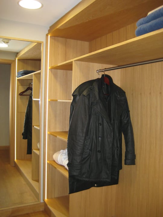 Zimmer 722 - begehbarer Kleiderschrank Romantik Hotel Jagdhaus Eiden am See