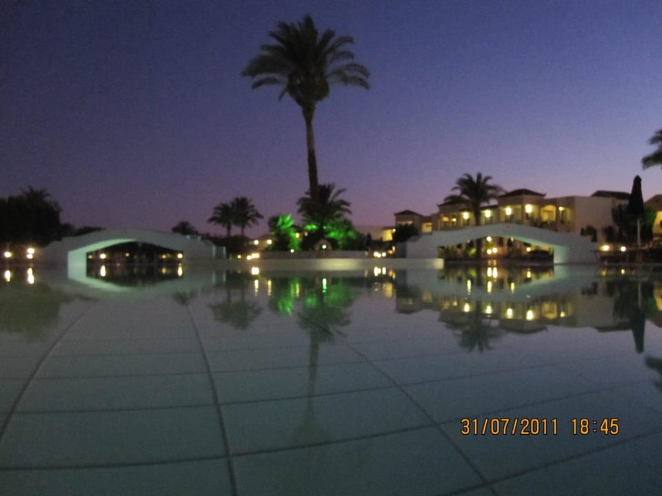 Pool bei Nacht Lindos Princess Beach Resort & Spa