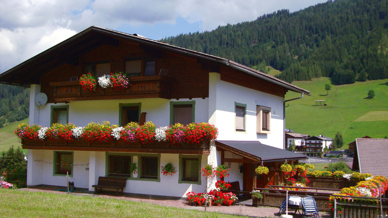 Außenansicht Apartments Haus Annemarie Kartitsch Hochpustertal Osttirol