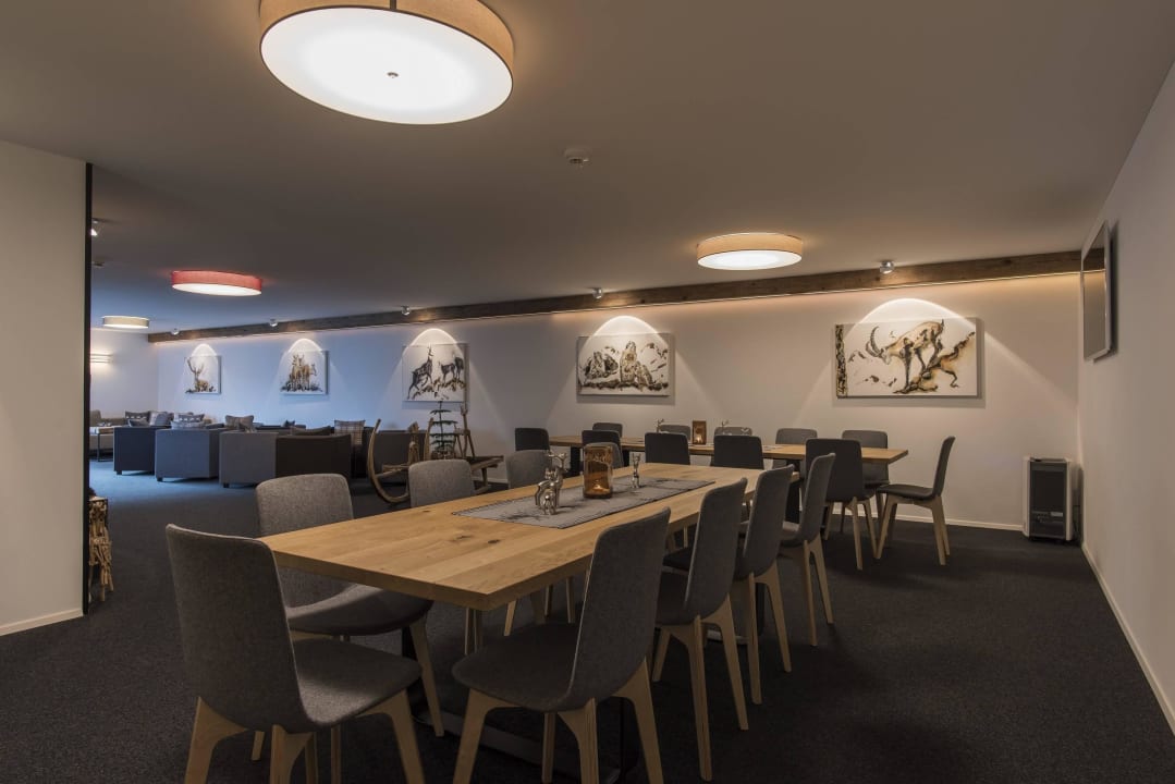 Lounge Tavolatta Berghotel Tgantieni