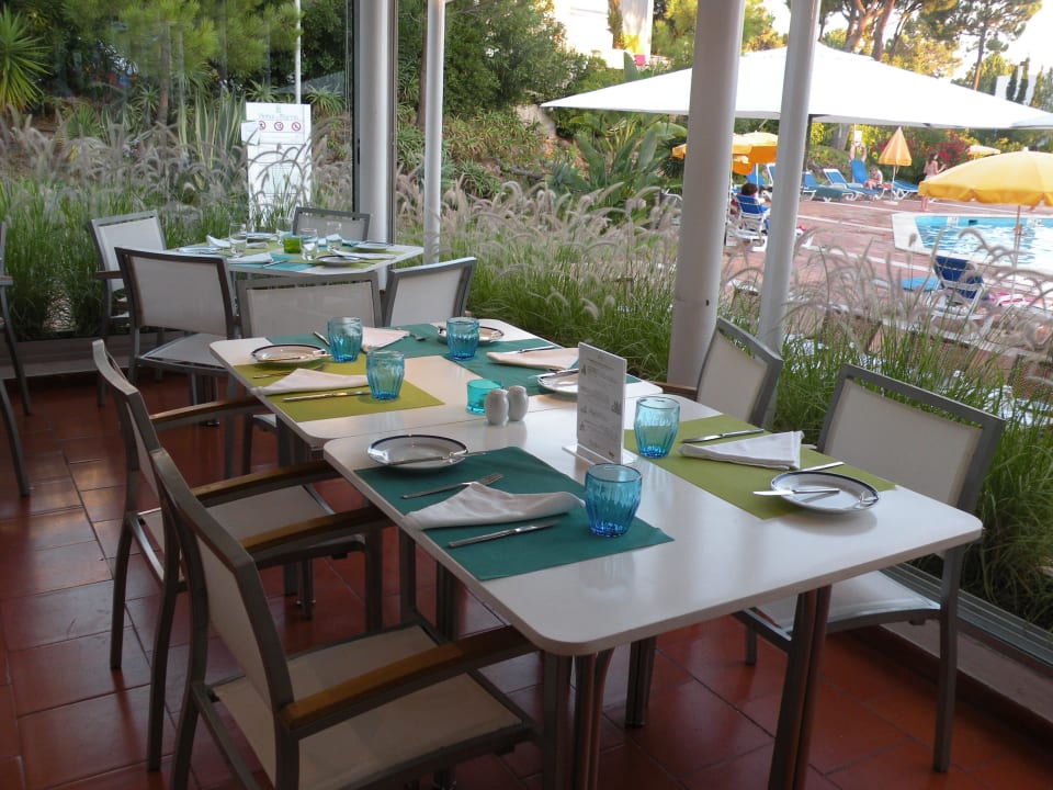 Inside the Restaurant Hotel Pinhal da Marina