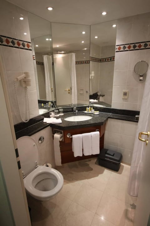 Bad Zimmer 247 Leipzig Marriott Hotel