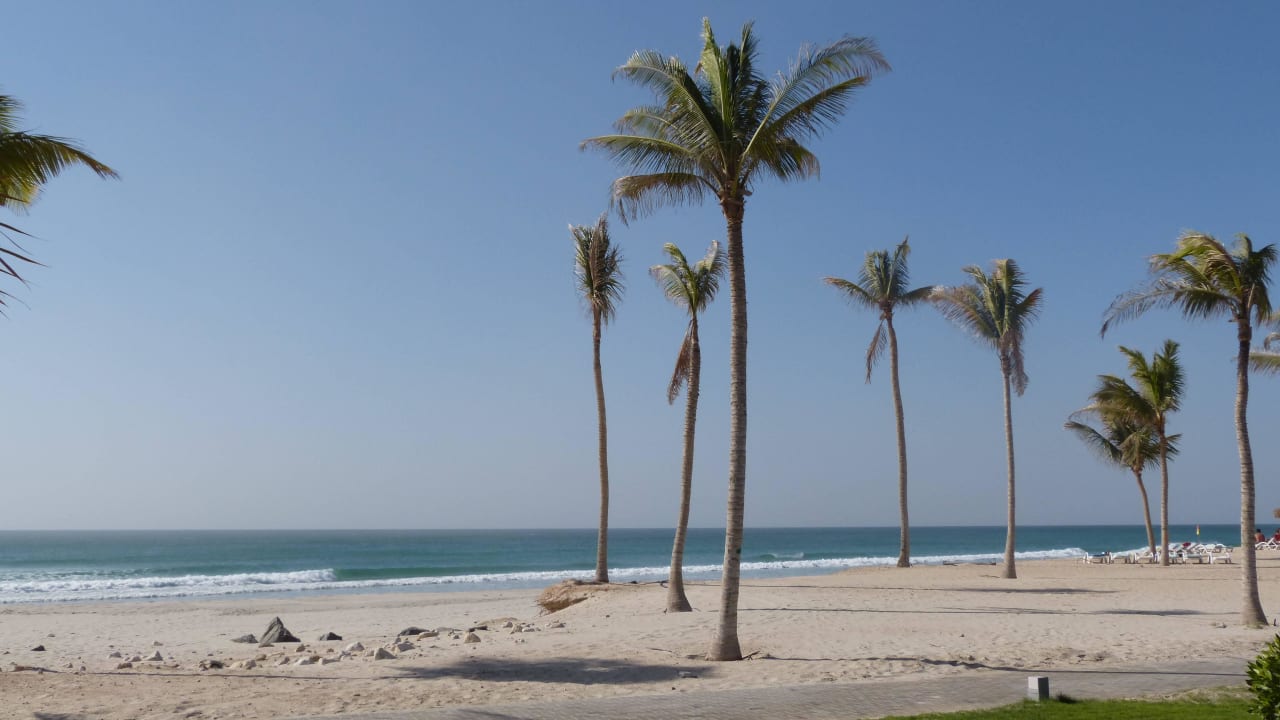 Weitläufiger Strand Salalah Rotana Resort