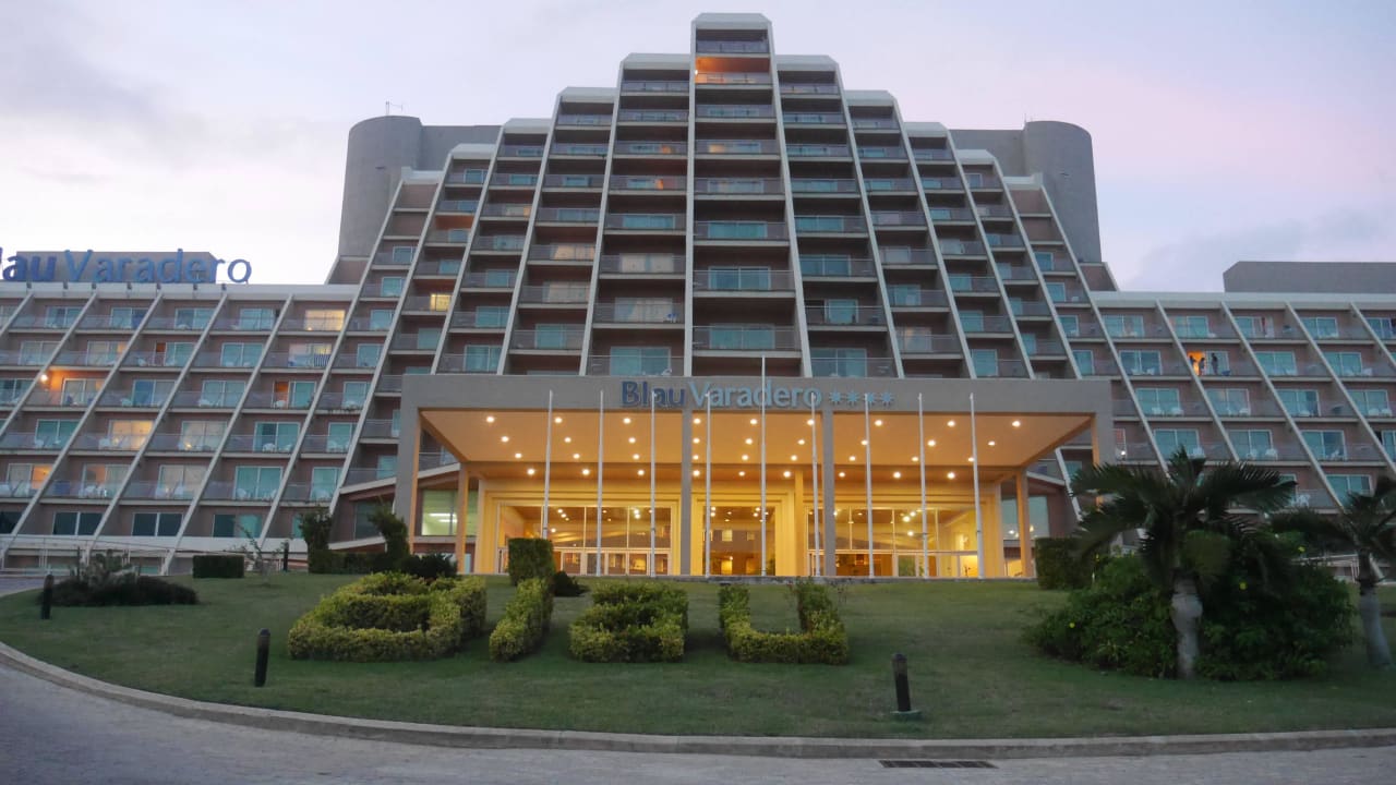 Hotelvorfahrt Blau varadero - Adults only
