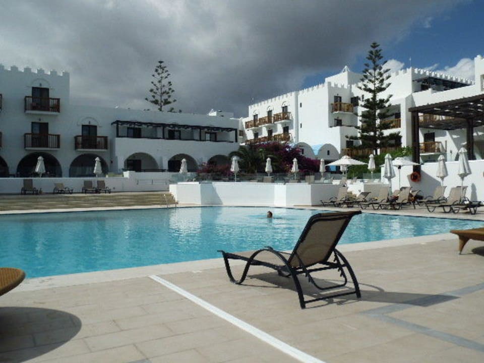 Hauptpool TUI BLUE Oceanis Beach and Spa Resort