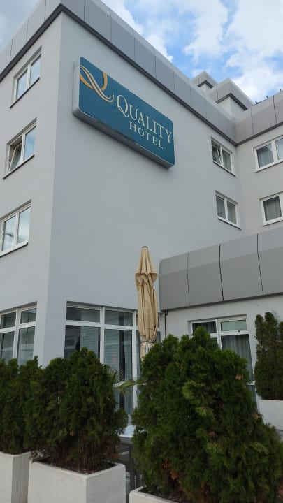 Außenansicht Quality Hotel Augsburg