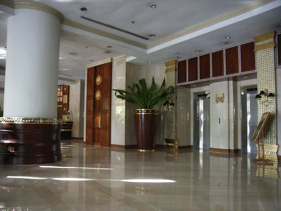 Lobby Mandalay Hill Resort