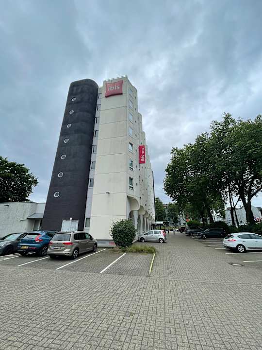 Außenansicht B&B Hotel Bochum Hbf-Süd