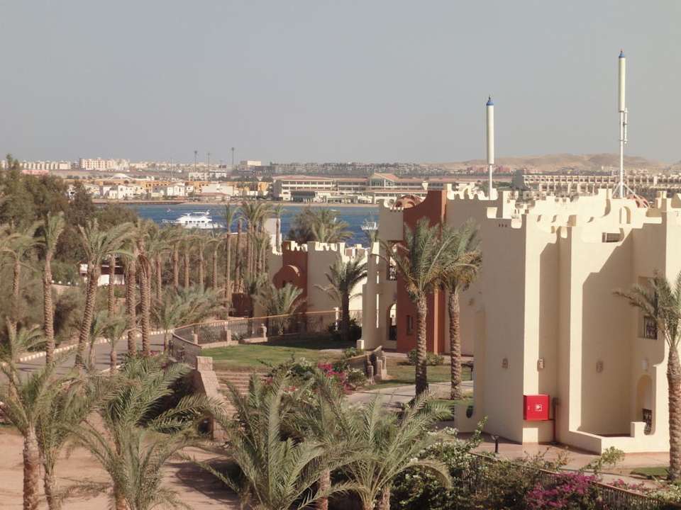 Mit Blick Richtung Meer SUNRISE Royal Makadi Resort