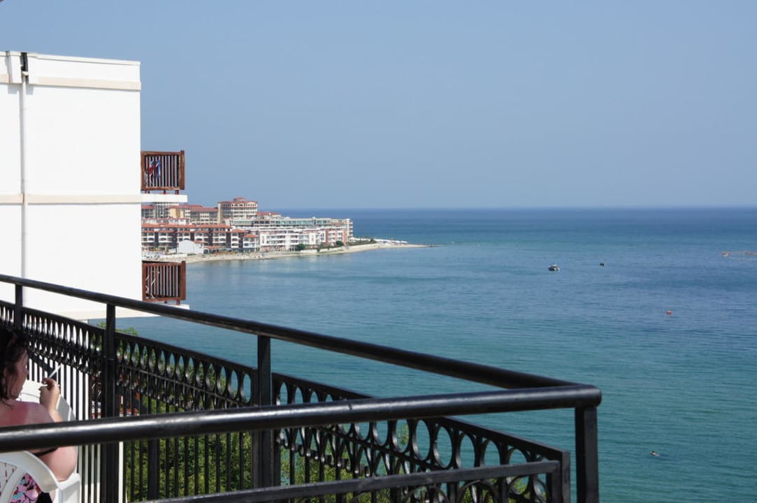 View from the balcony to Elenite Hotel Tiva del Mar Beach