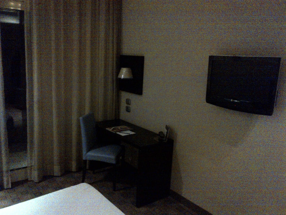 Arbeit und TV Hotel Capolago