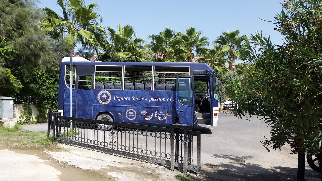 Strandbus Well Palace Side