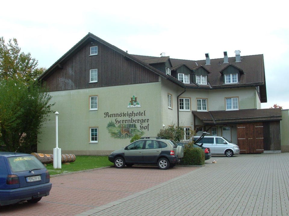 Ansicht vom Parkplatz Rennsteighotel Herrnberger Hof