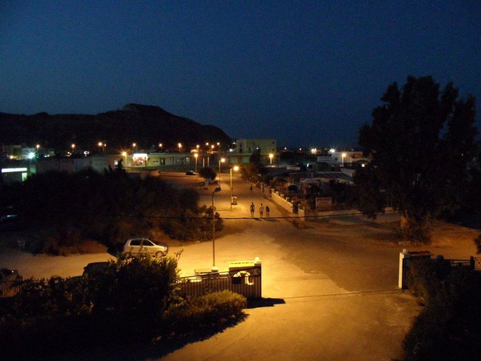 Einfahrt Hotel - Abendstimmung Hotel Faliraki Bay