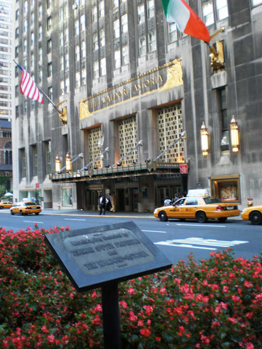 Eingang Park Avenue The Waldorf Astoria New York