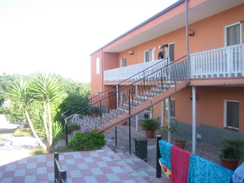 So sehen die Zimmer von außen aus Guesthouse Il Rovo