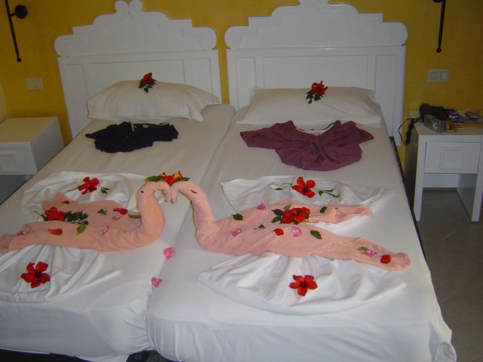 Liebevoll hergerichtete Zimmer Hotel Méditerranée Thalasso Golf