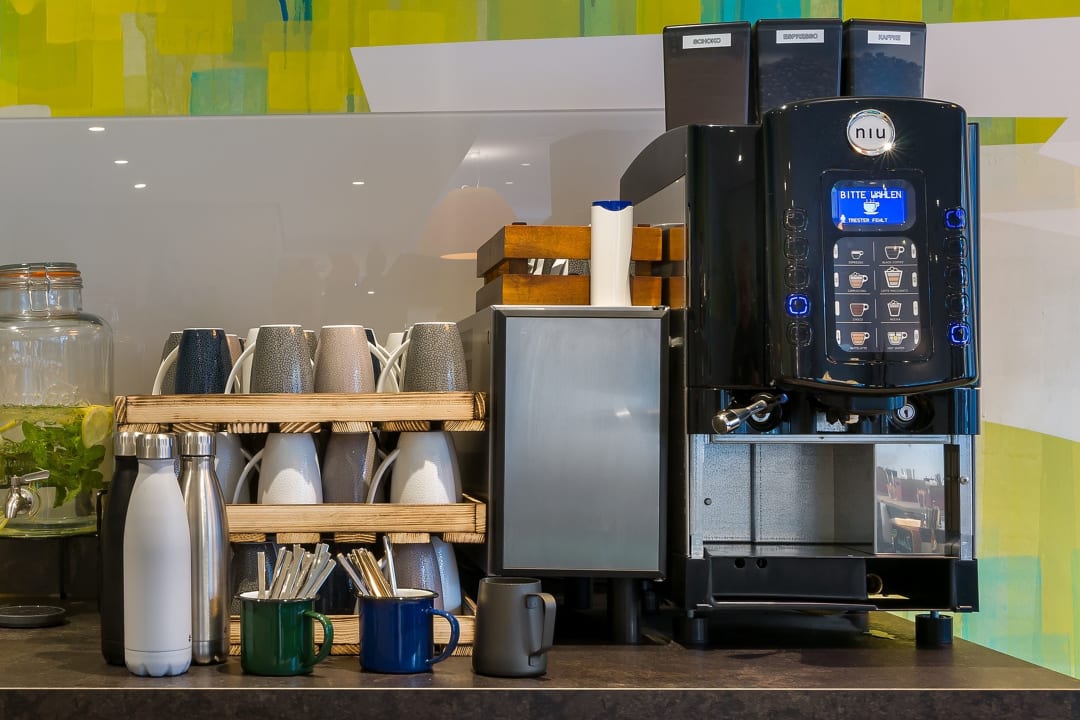 Gastro Holiday Inn - the niu, Hide Berlin Friedrichshain