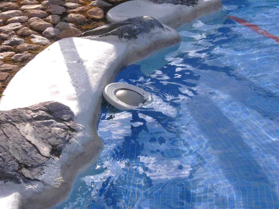 Beleuchtung schwimmt im Pool Alcudia Garden Aparthotel