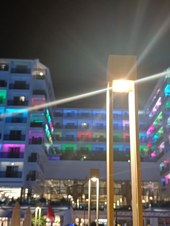 Außenansicht Azura Deluxe Resort & Spa Hotel