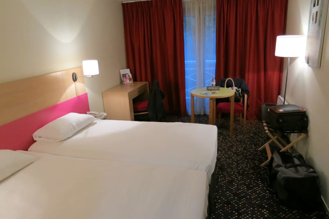 Standard Doppelzimmer #209 ibis Styles Aix les Bains Domaine de Marlioz