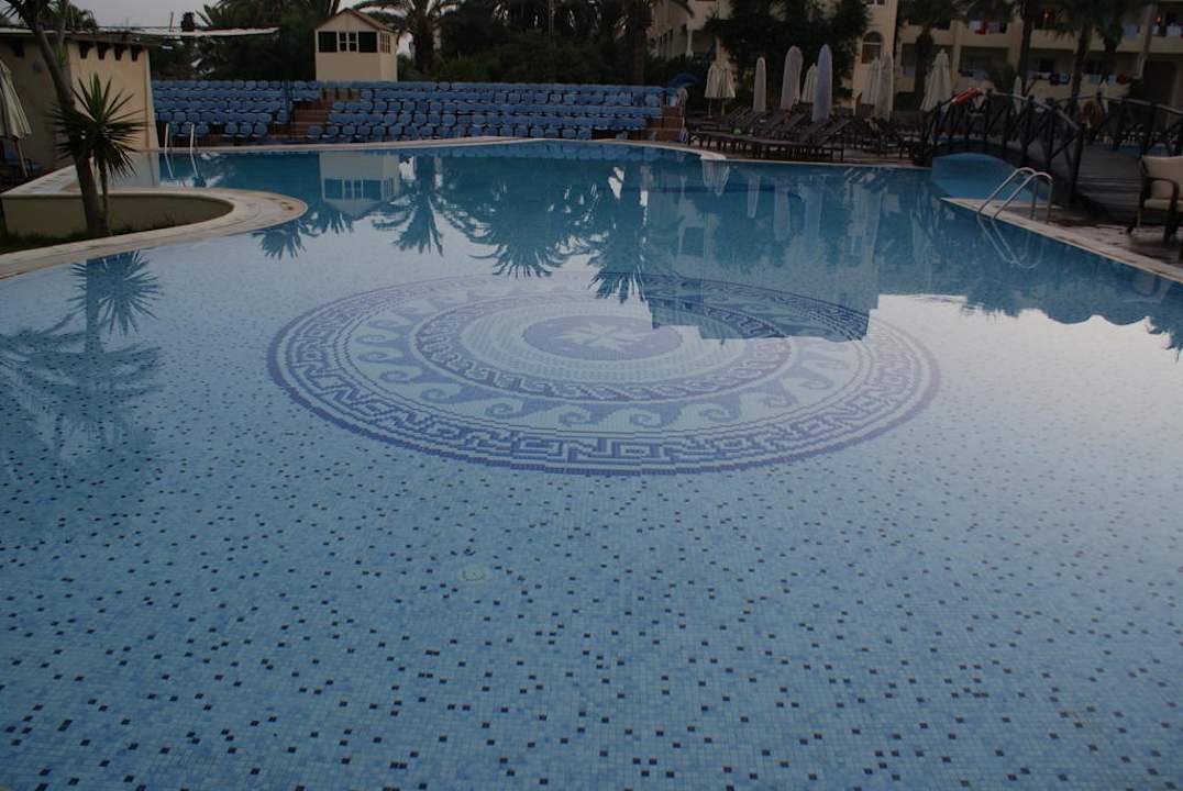 Mooie zwembad Hotel Paradis Palace