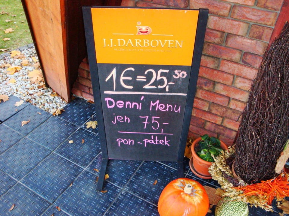 Kurs-Tafel am Eingang Autocamping Rybarska Basta - Fischerbastei