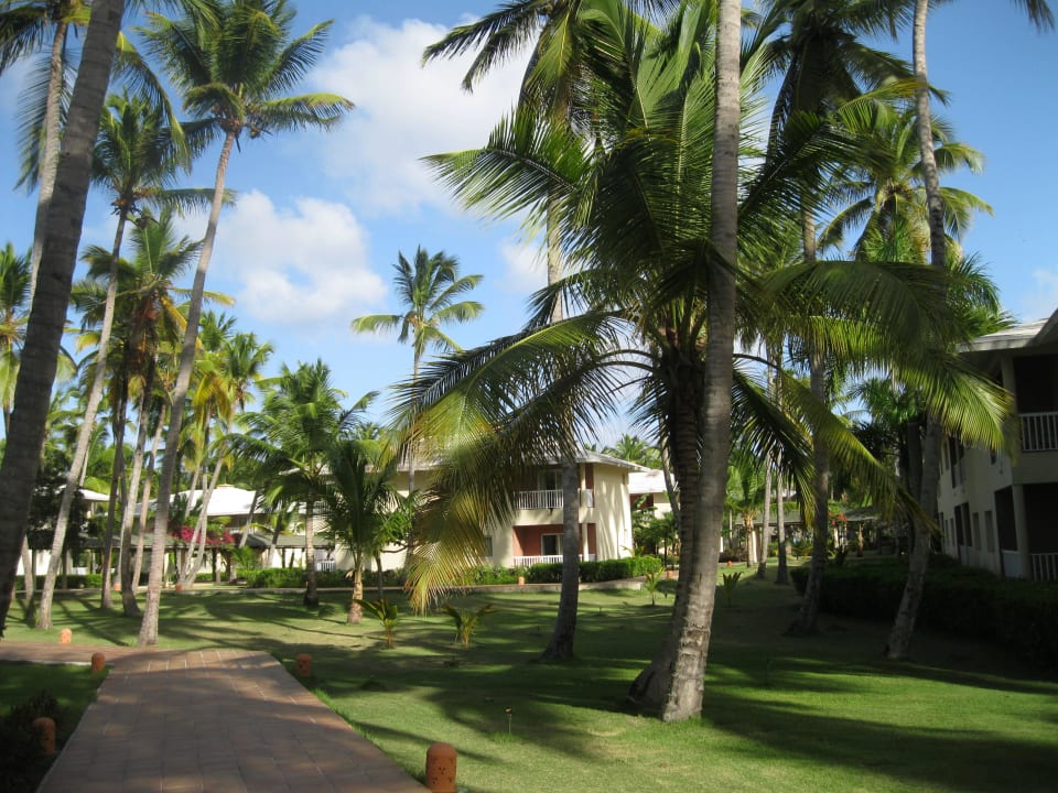 Weg und Garten Grand Sirenis Punta Cana Resort & Aquagames