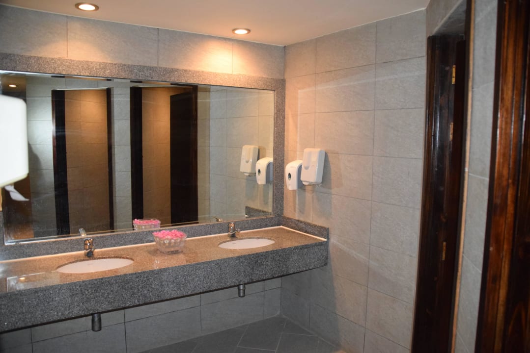 Toiletten Poolbar Jaz Solaya