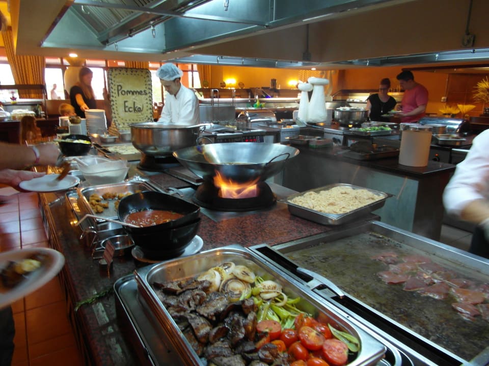 Viel Auswahl im Restaurant Club Grand Aqua