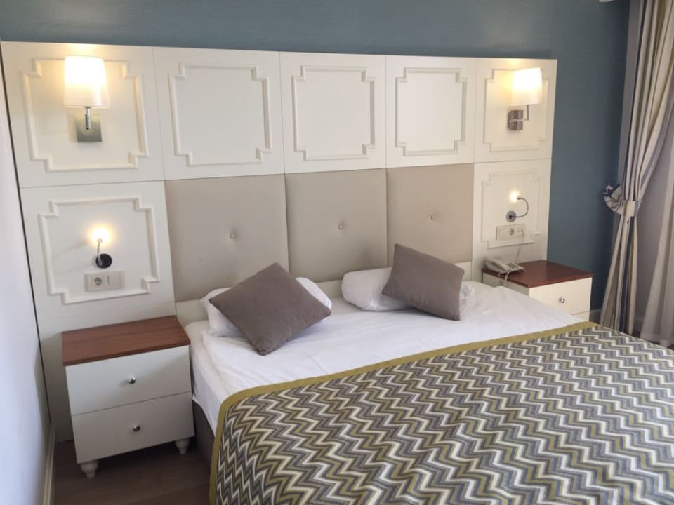 Zimmer Well Palace Side