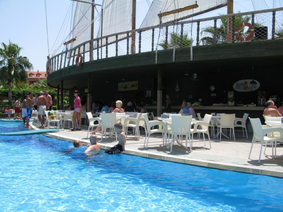 Pool, pool bar and on board ship evenig a la carte Can Garden Resort