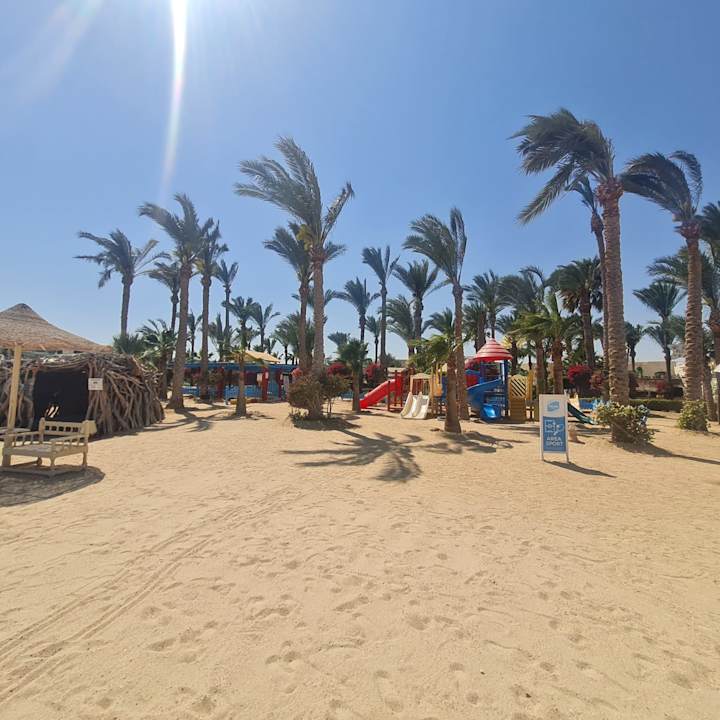 Strand Brayka Bay Resort