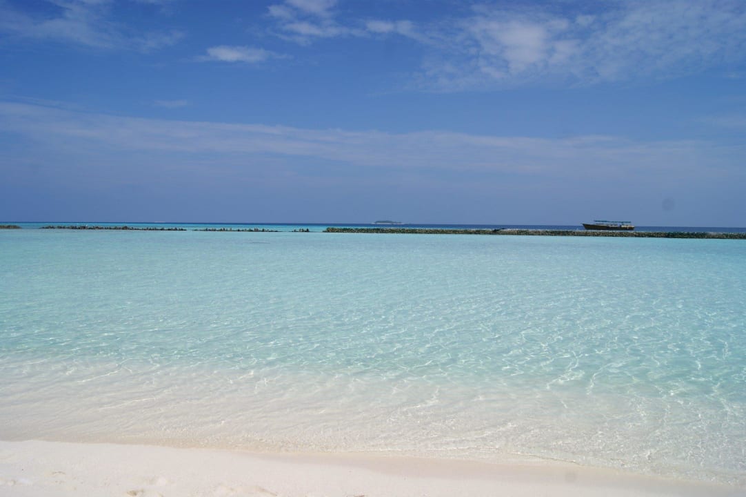 Strand vor unserem Bungi Summer Island Maldives