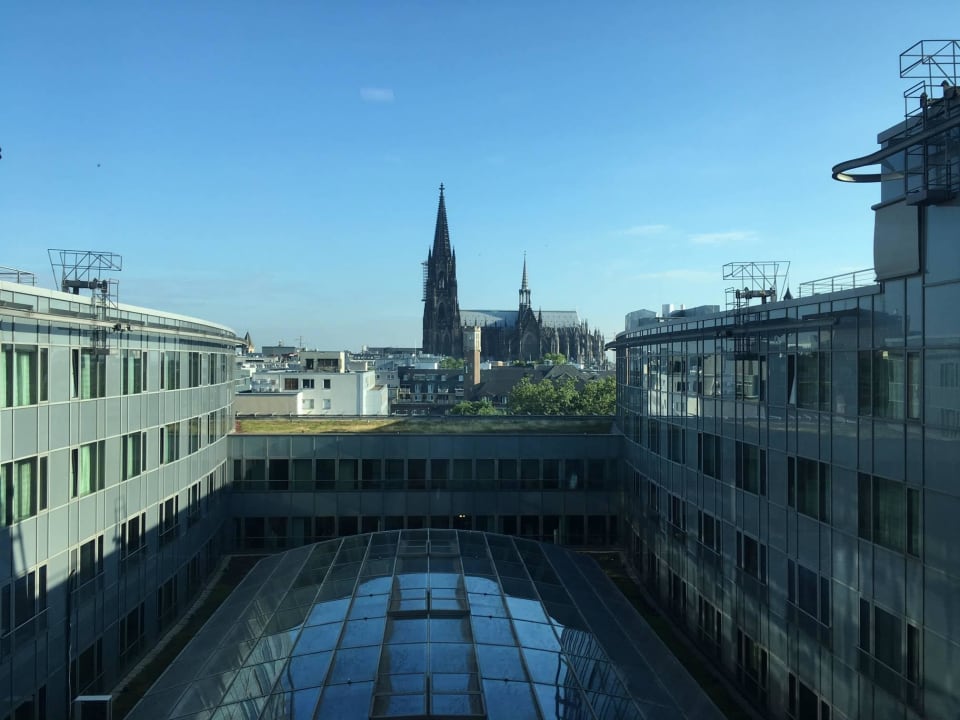 Hotel mit Blick aus dem Glasaufzug Dorint Hotel am Heumarkt Köln