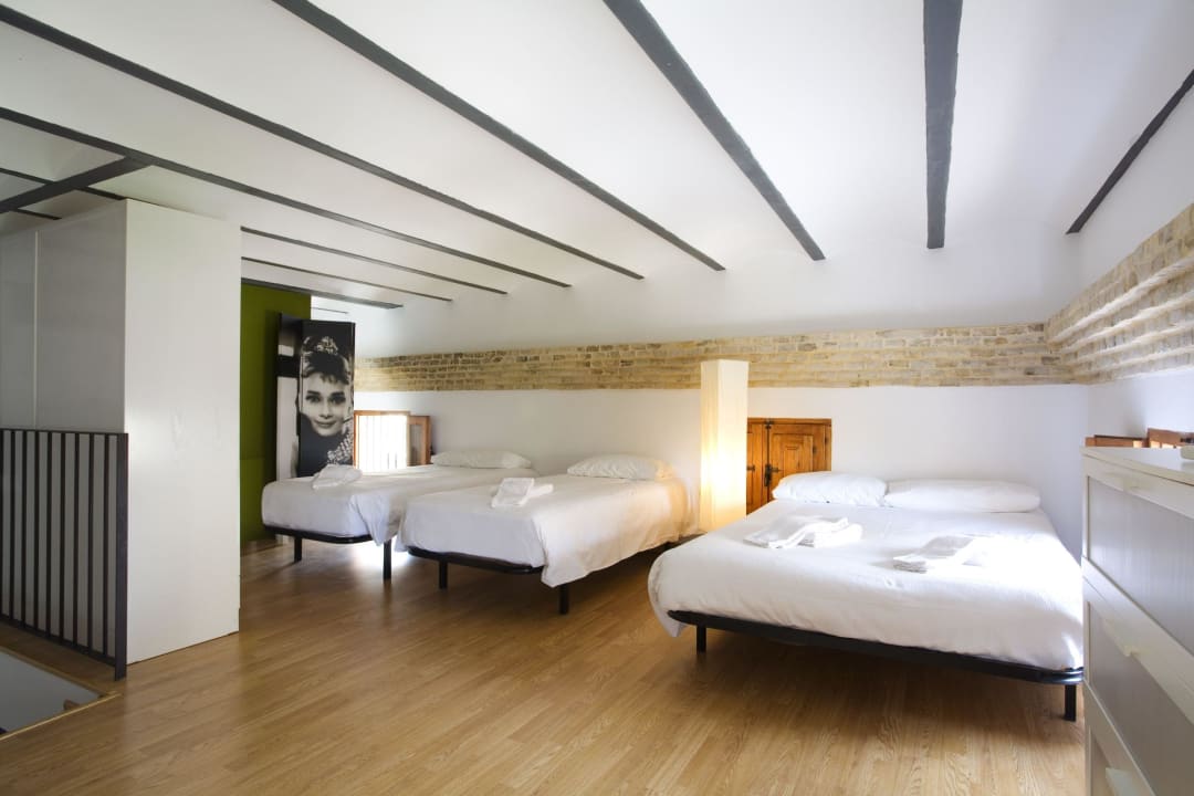 Habitación triple Valenciaflats Torres de Serrano