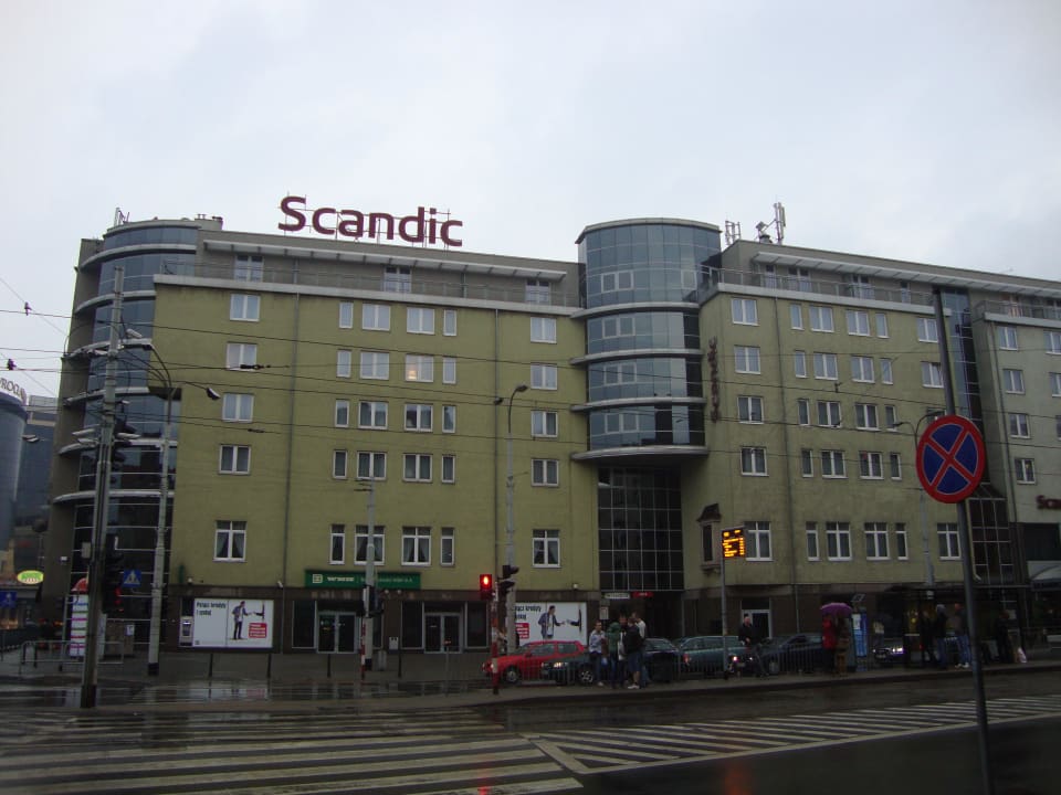 Im Regenwetter Scandic Wrocław