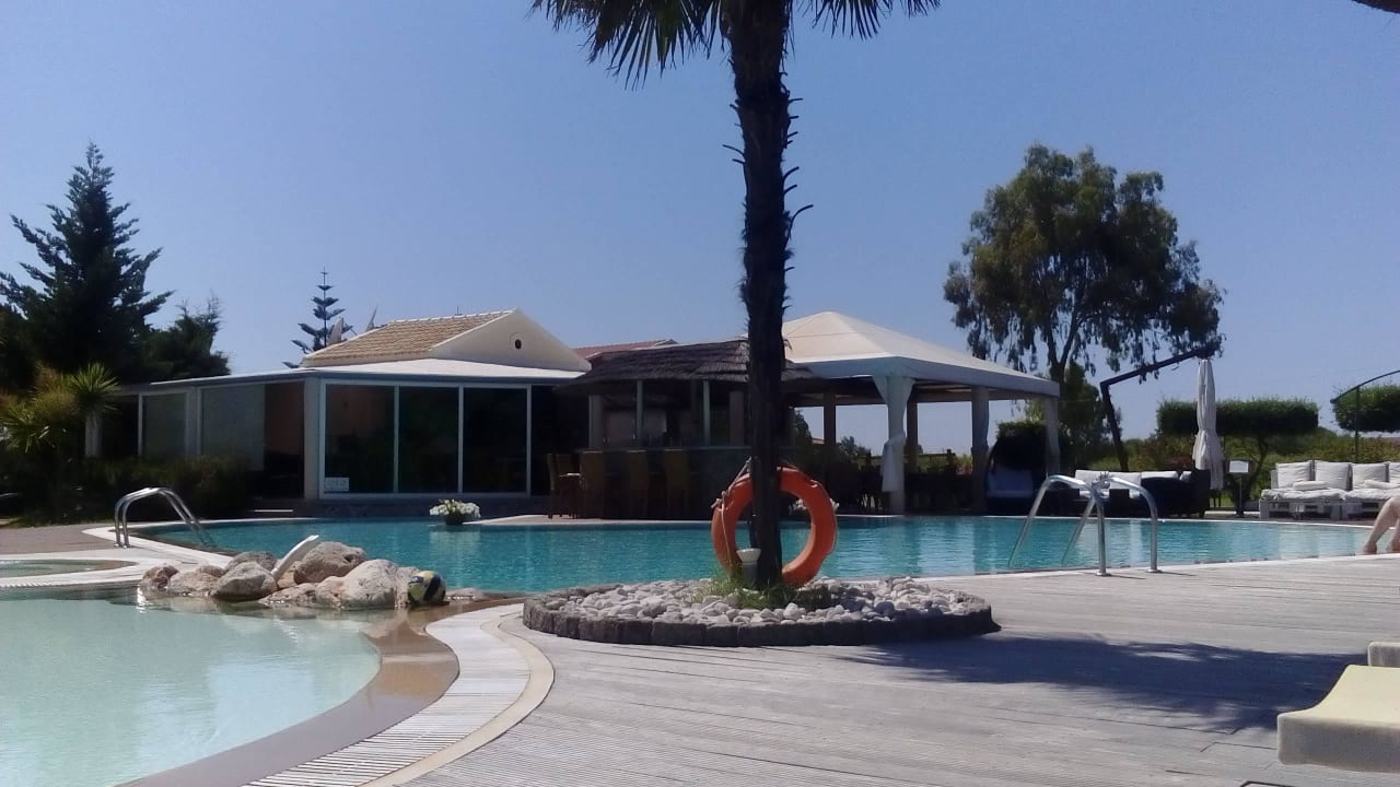 Wunderschöner Pool Almyros Villas Resort