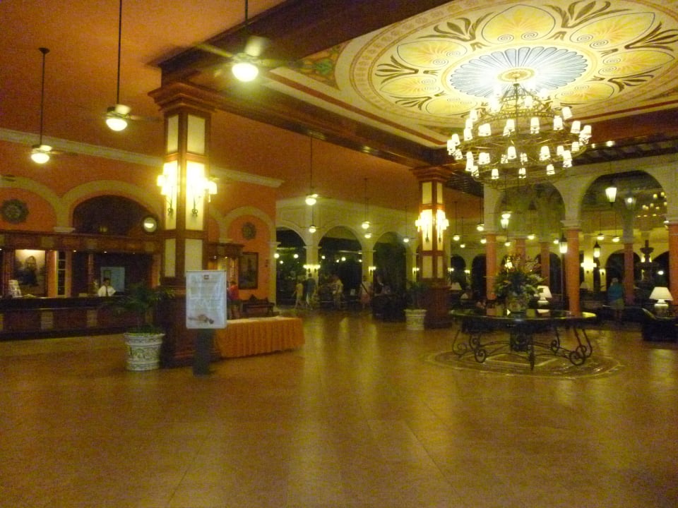 Die offene Lobby Hotel Riu Tequila